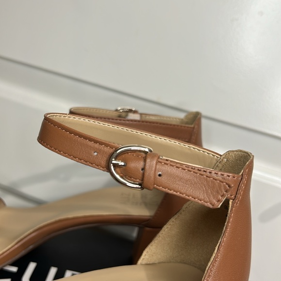 New! Naturalizer Vera Sandal English Tea - Picture 11 of 15